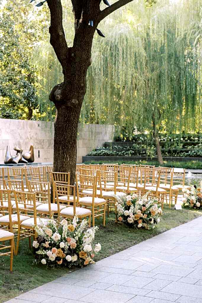 dallas engagement photos at the nasher sculpture center